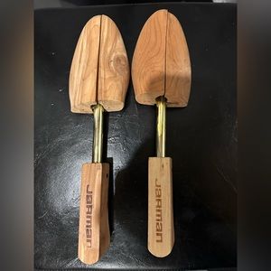 Jarman Cedar men’s shoe tree. Size M. Like new.